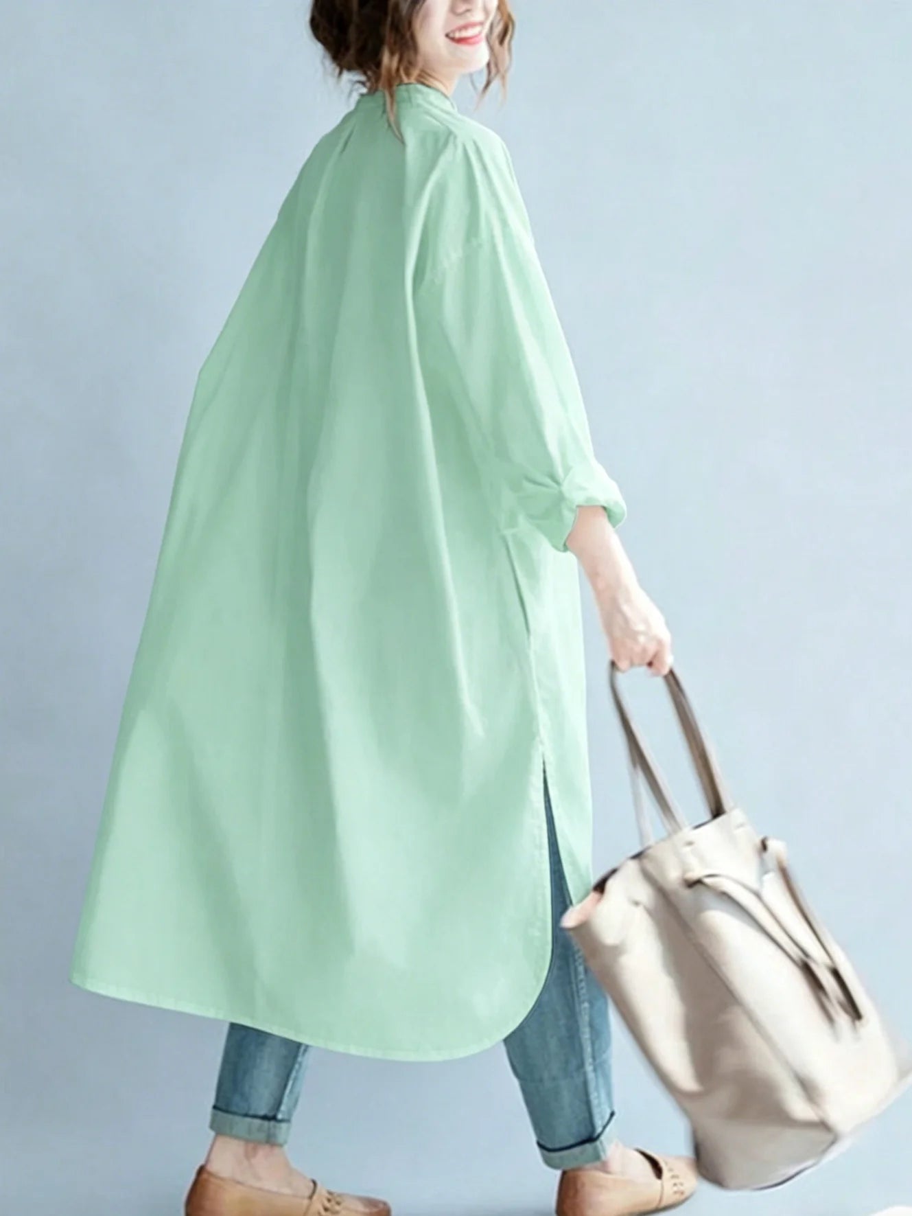 Robe Chemise Longue Oversize Mélange de Coton – Col Mao, Coupe Ample et Ourlet Incurvé