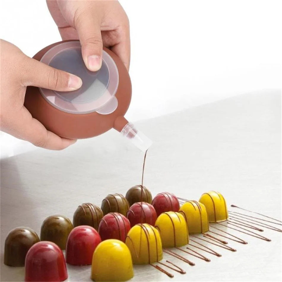 Kit de Décoration Pâtisserie en Silicone avec 4 Douilles – Poche à Douille Réutilisable pour Gâteaux, Cupcakes, Macarons & Glaçage