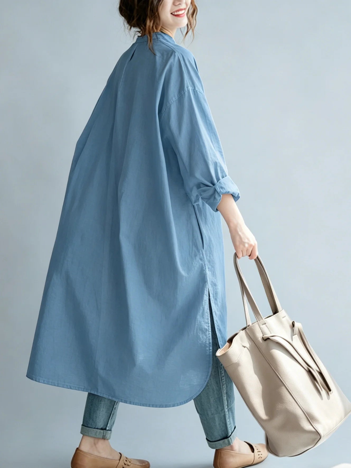 Robe Chemise Longue Oversize Mélange de Coton – Col Mao, Coupe Ample et Ourlet Incurvé